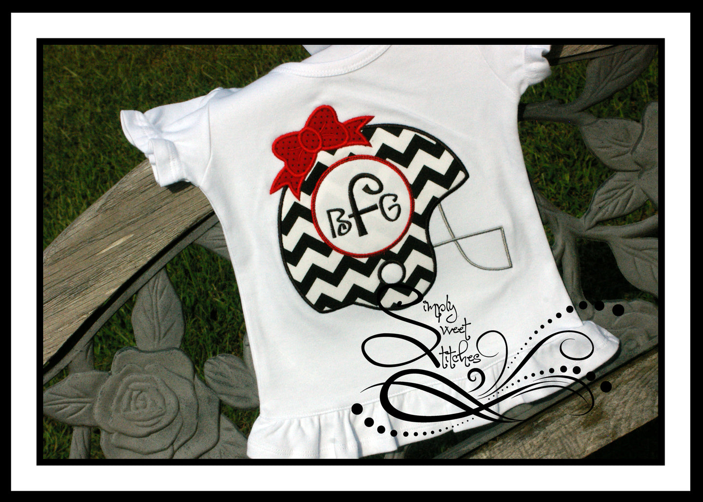 1087 - GIRLY FOOTBALL HELMET - APPLIQUE CHILD SHIRT