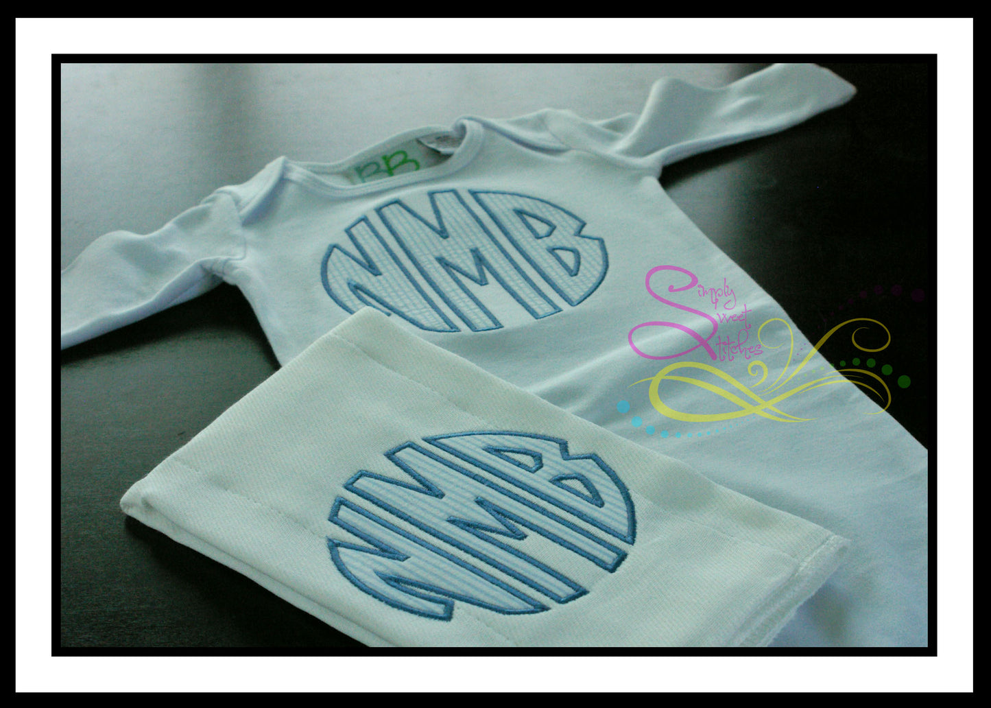1071 - BOYS INITIALS CIRCLE - APPLIQUE CHILD SHIRT