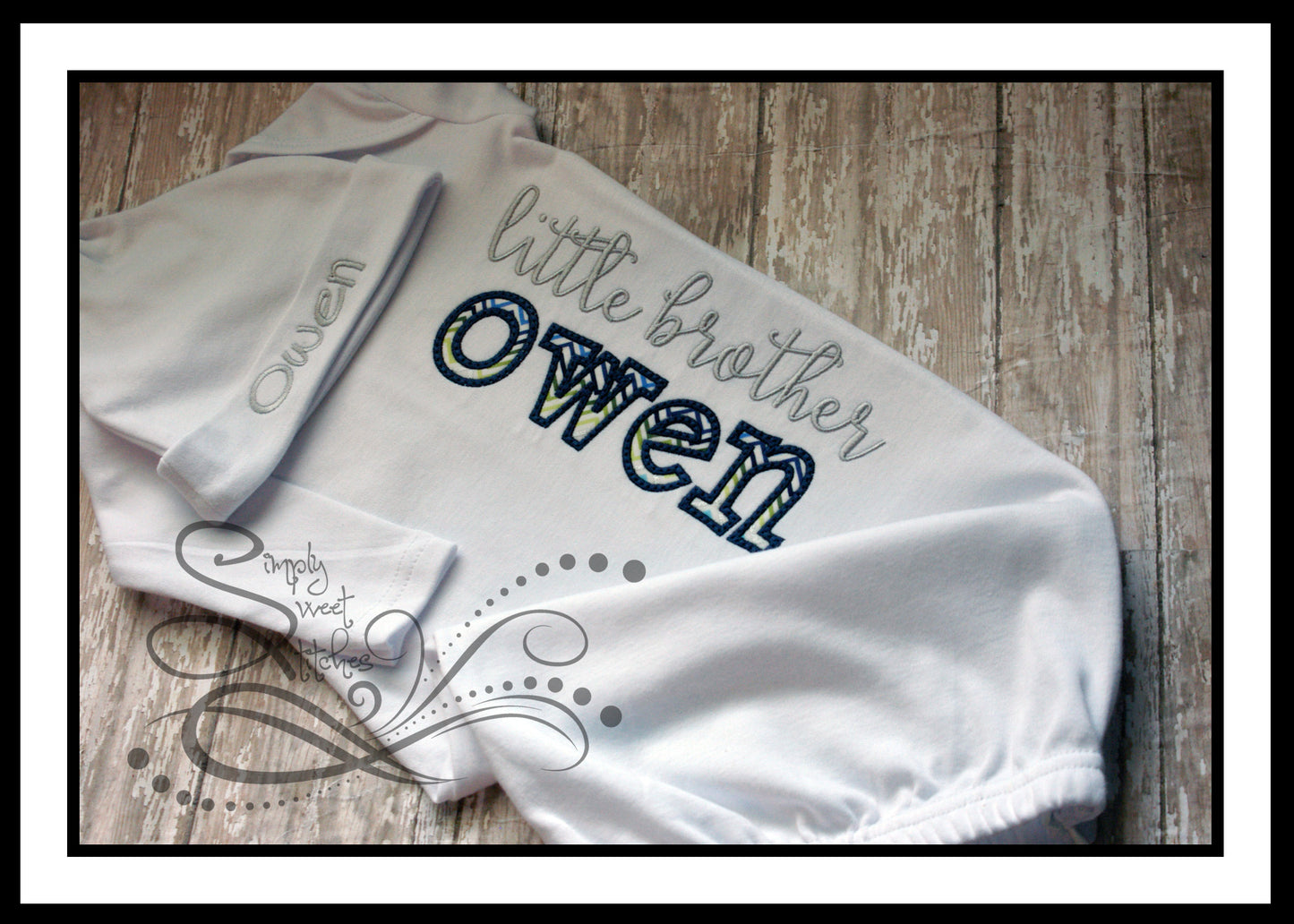 1073 - LITTLE BROTHER/SISTER - APPLIQUE BABY GOWN