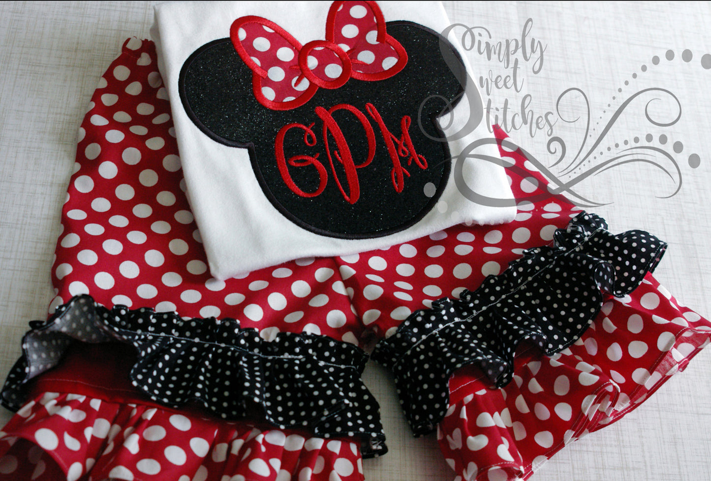 1969 - MISS MOUSE WITH BOW - APPLIQUE CHILD SHIRT