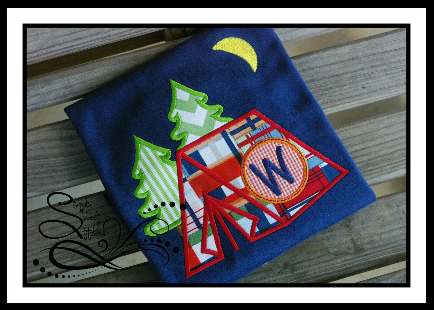 1026 - CAMPING TENT WITH INTITIALS - APPLIQUE CHILD SHIRT