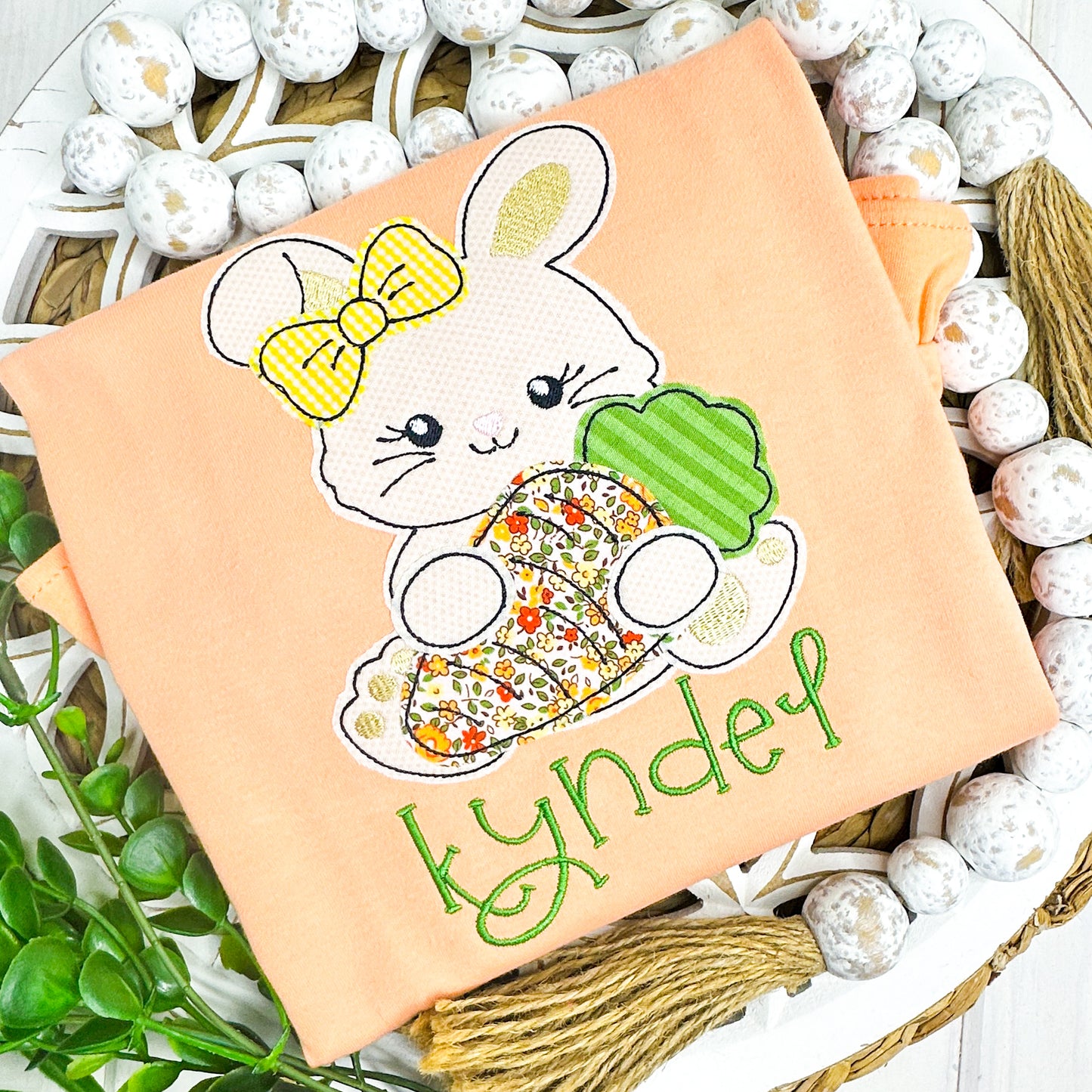 2970 | GIRL BUNNY HOLDING CARROT | APPLIQUE CHILD SHIRT