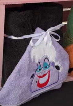 Ursula - Hooded Character Towel