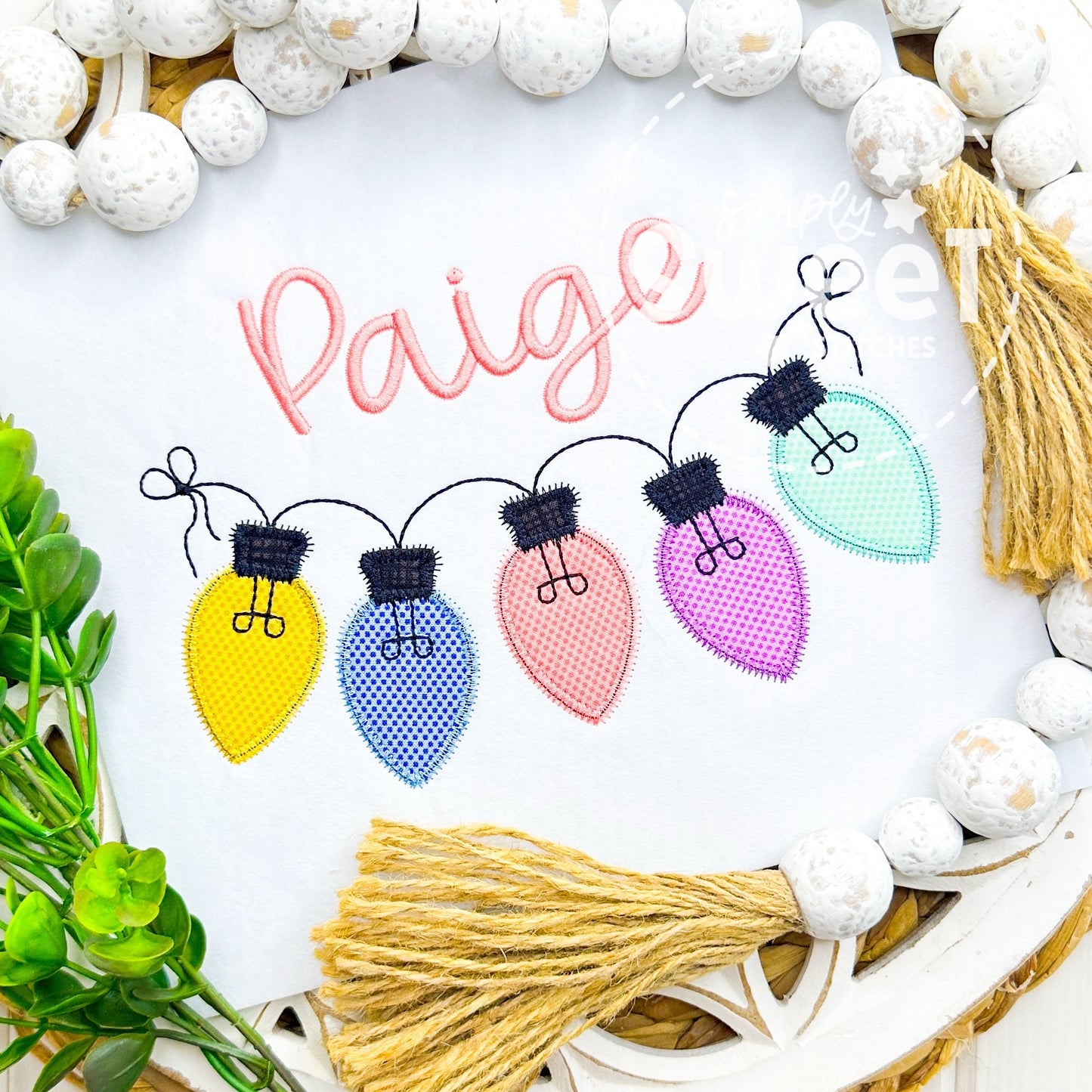 2674 - GIRLY CHRISTMAS LIGHTS BUNTING - APPLIQUE CHILD SHIRT