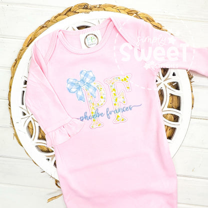 1764 - APPLIQUE INITIALS WITH BOW - APPLIQUE BABY GOWN