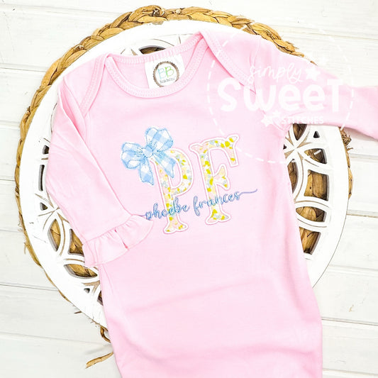 1764 - APPLIQUE INITIALS WITH BOW - APPLIQUE BABY GOWN