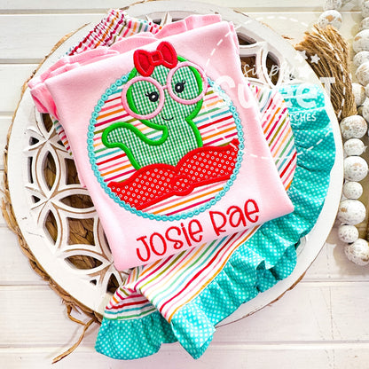 1437 - GIRL BOOK WORM CIRCLE - APPLIQUE CHILD SHIRT