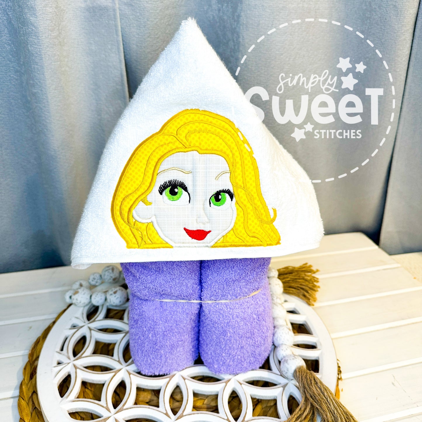 Rapunzel - Hooded Character Towel