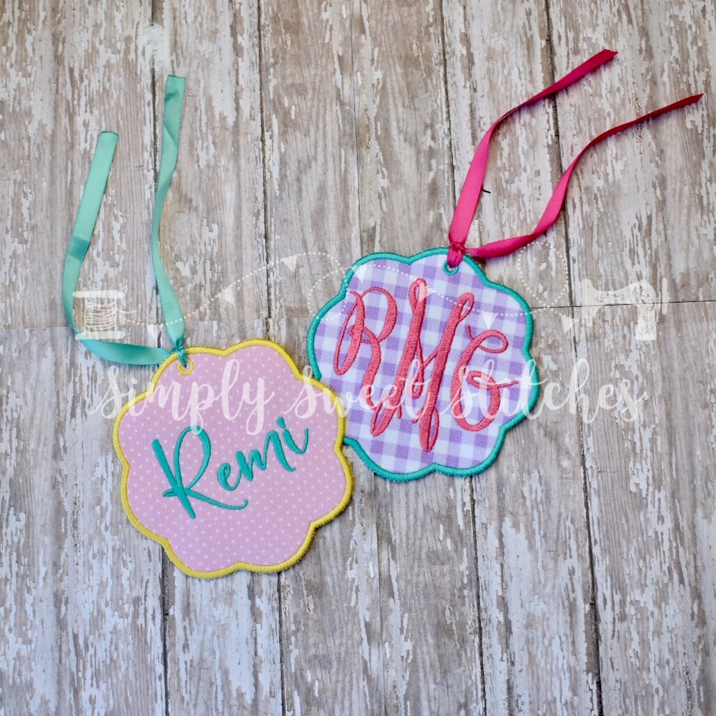 1443 - GIRL SCALLOPED CIRCLE - BAG TAG