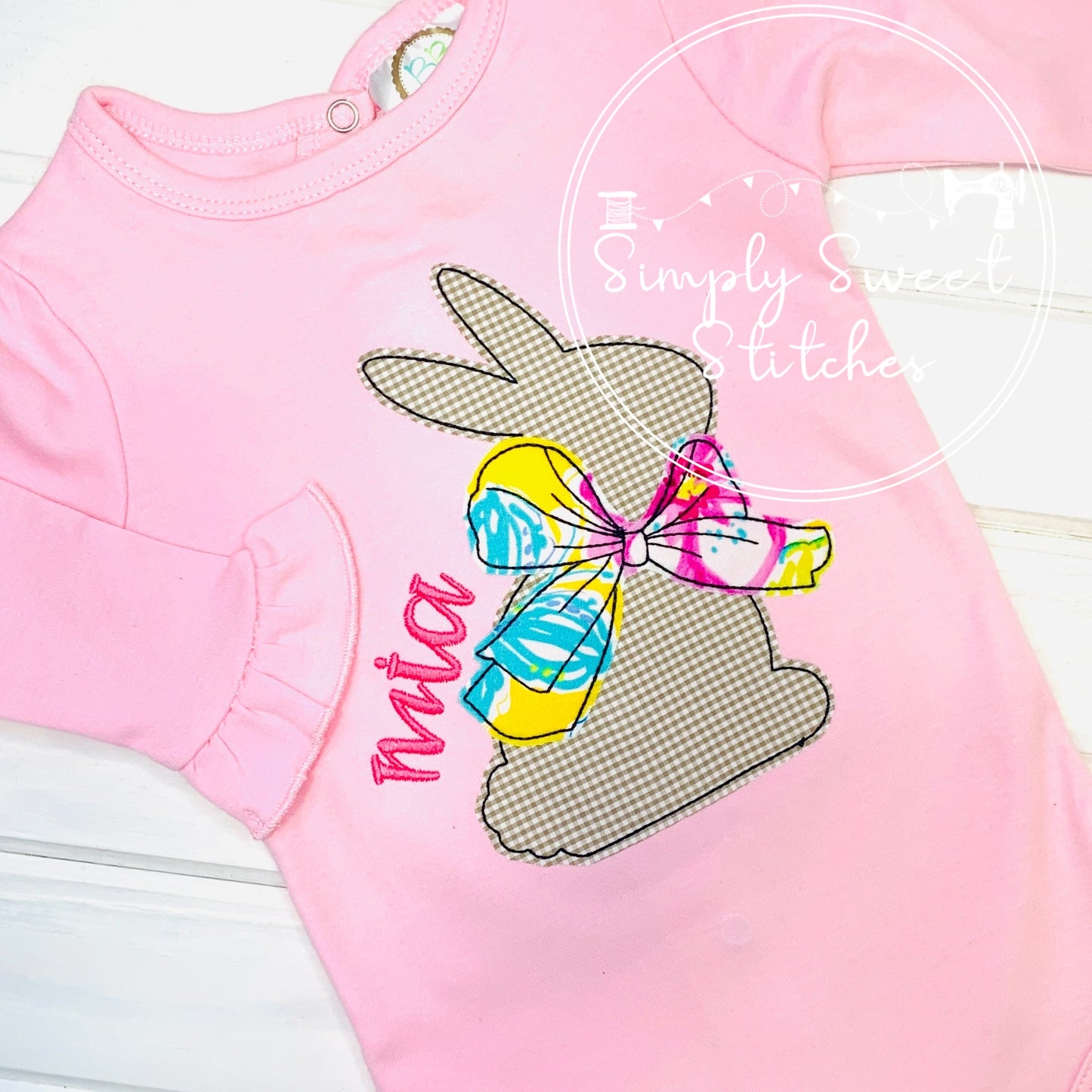 1954 - GIRL EASTER BUNNY WITH BOW - APPLIQUE CHILD SHIRT