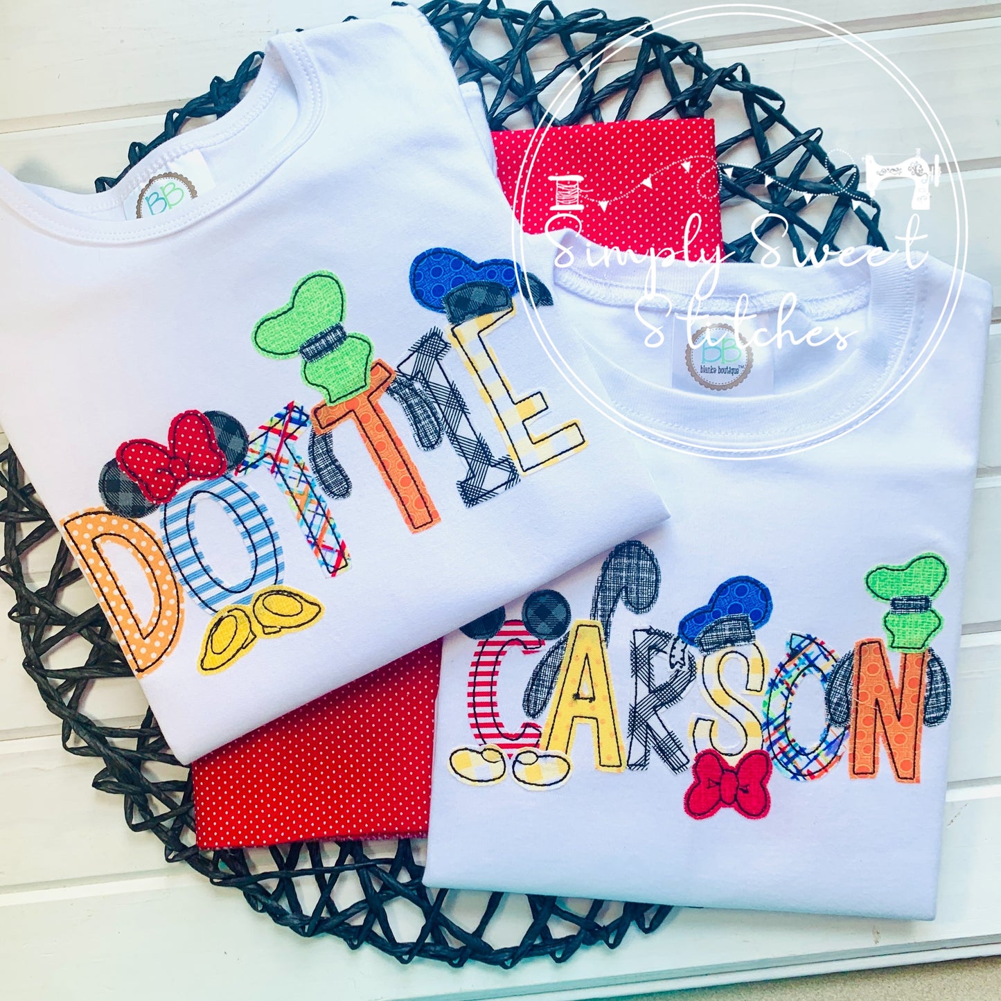 2284 - GIRL MOUSE AND FRIENDS NAME - APPLIQUE CHILD SHIRT