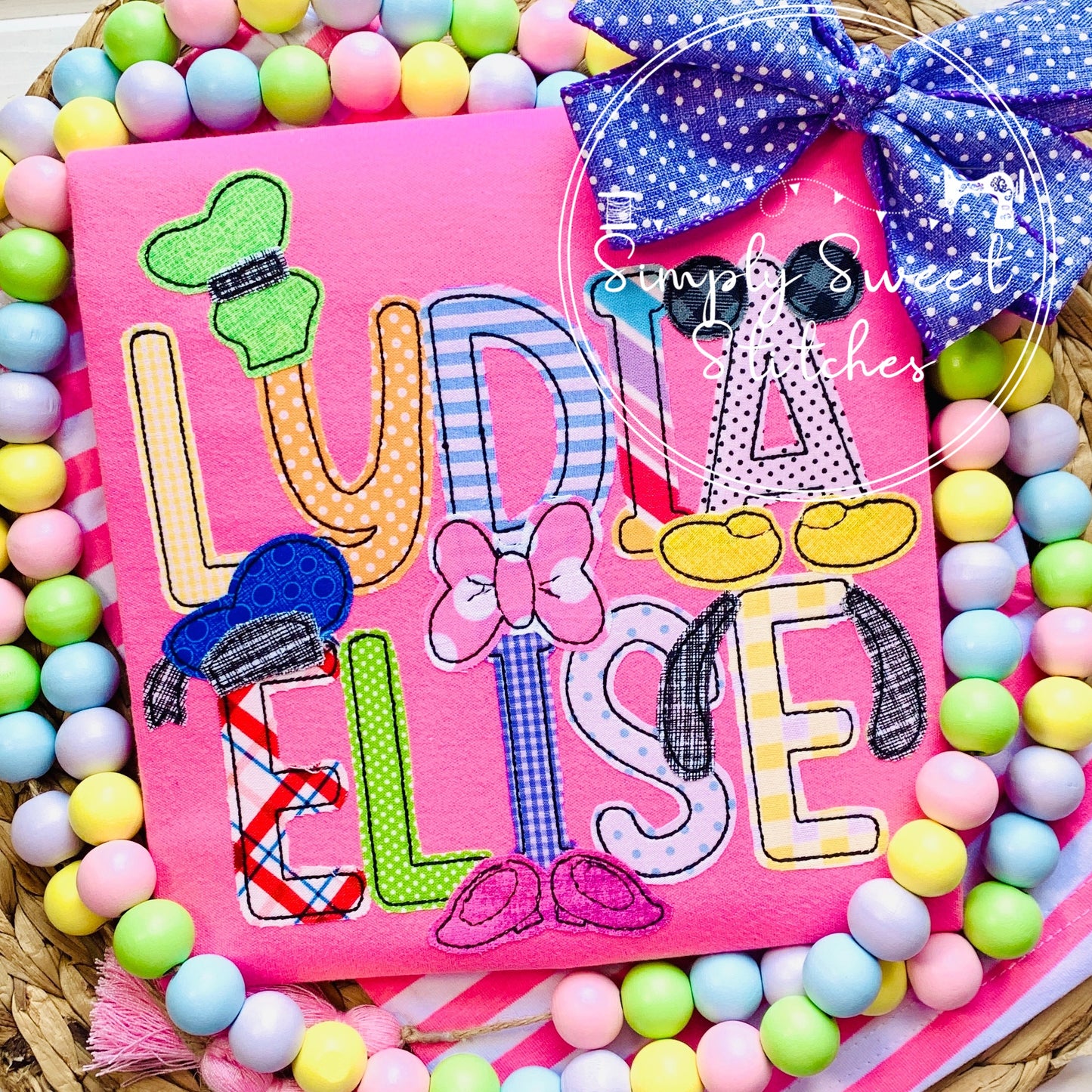 2284 - GIRL MOUSE AND FRIENDS NAME - APPLIQUE CHILD SHIRT