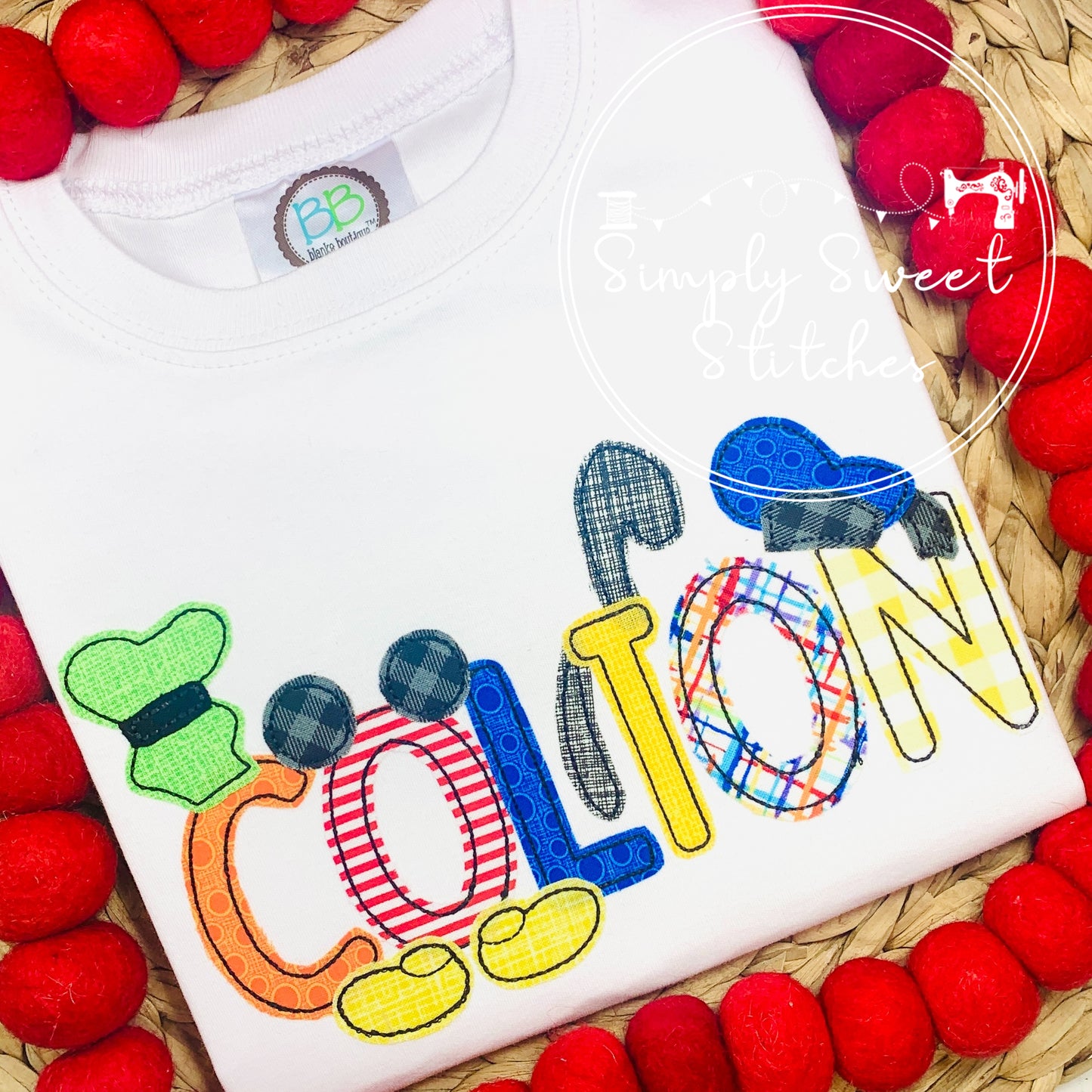 2284 - GIRL MOUSE AND FRIENDS NAME - APPLIQUE CHILD SHIRT