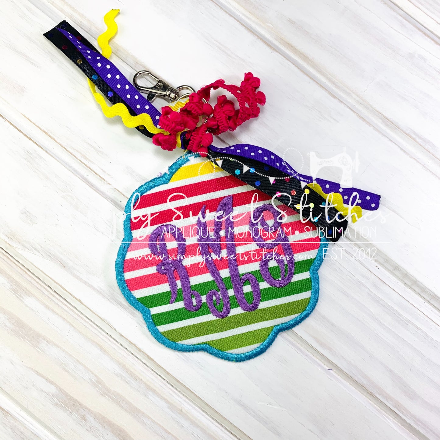 1443 - GIRL SCALLOPED CIRCLE - BAG TAG