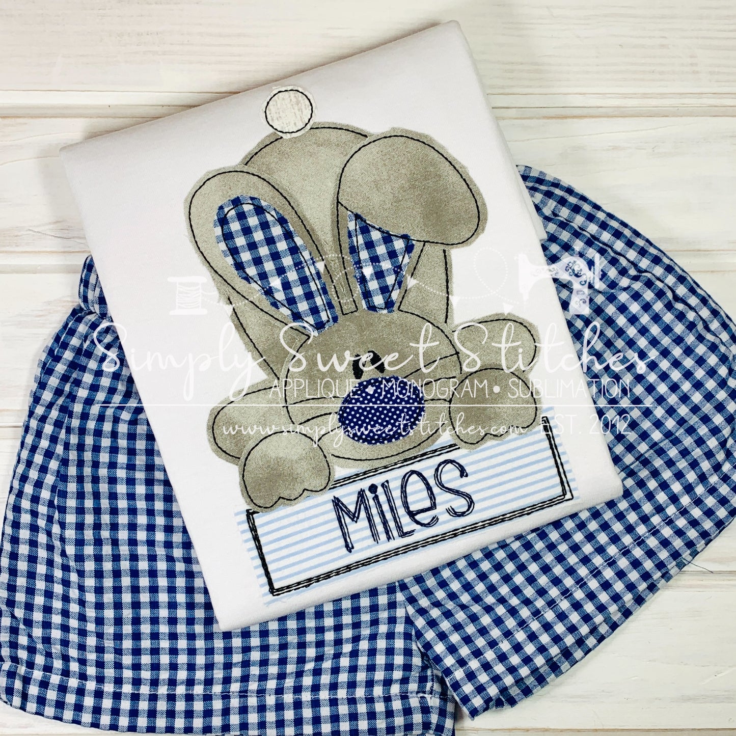 1516 - BOY EASTER BUNNY PEEKER WITH NAME - APPLIQUE - CHILD SHIRT
