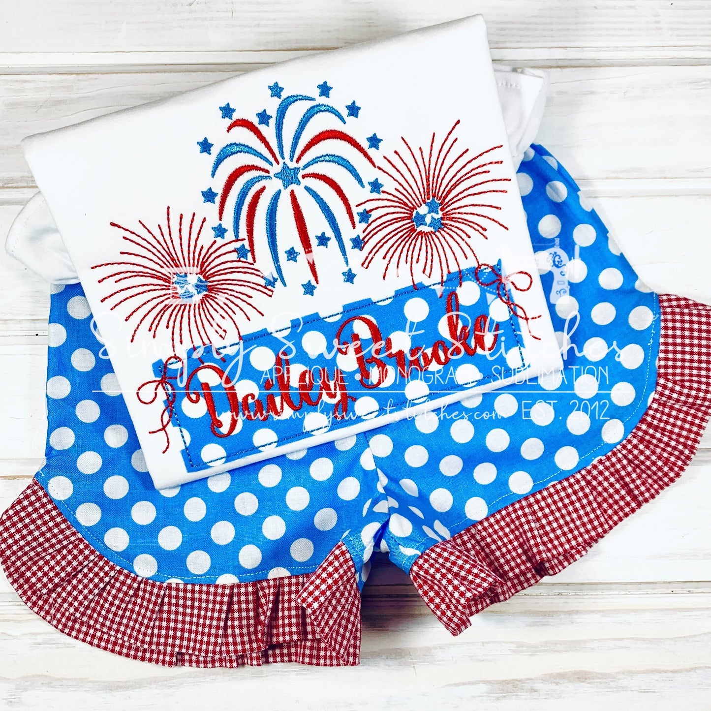 2008 - FIREWORKS WITH NAME BANNER AND BOWS - APPLIQUE CHILD SHIRT